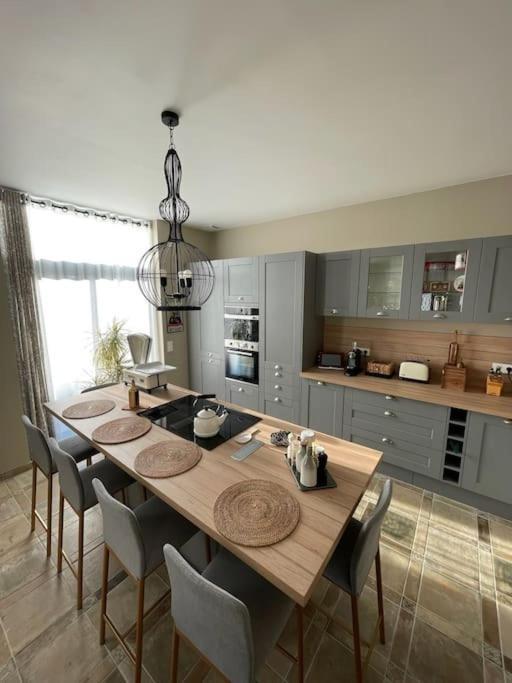 Le Pigeonnier / Gite De Charme 1 A 4 Pers 80 M² 껑브헤 외부 사진