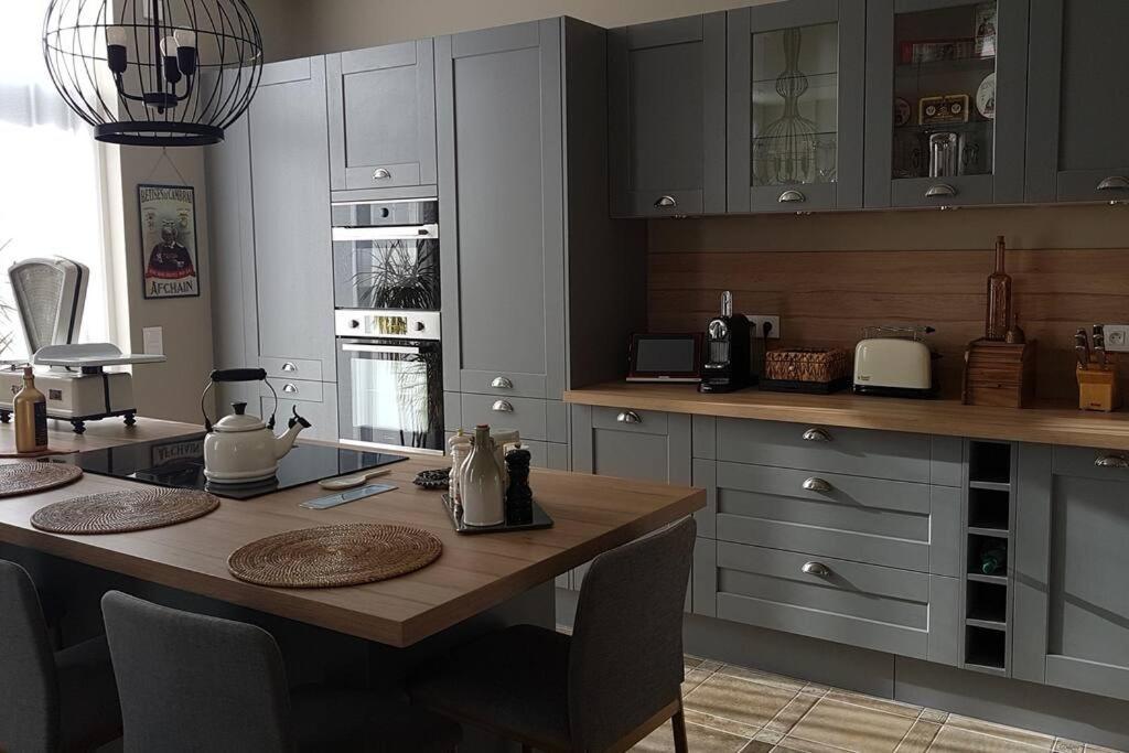 Le Pigeonnier / Gite De Charme 1 A 4 Pers 80 M² 껑브헤 외부 사진